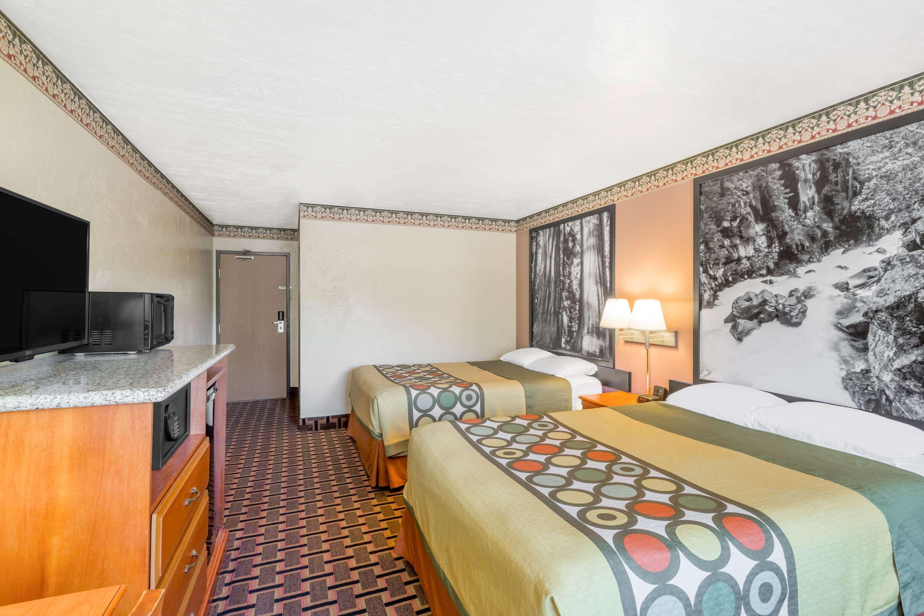 Super 8 By Wyndham Grants Pass Motel Dış mekan fotoğraf