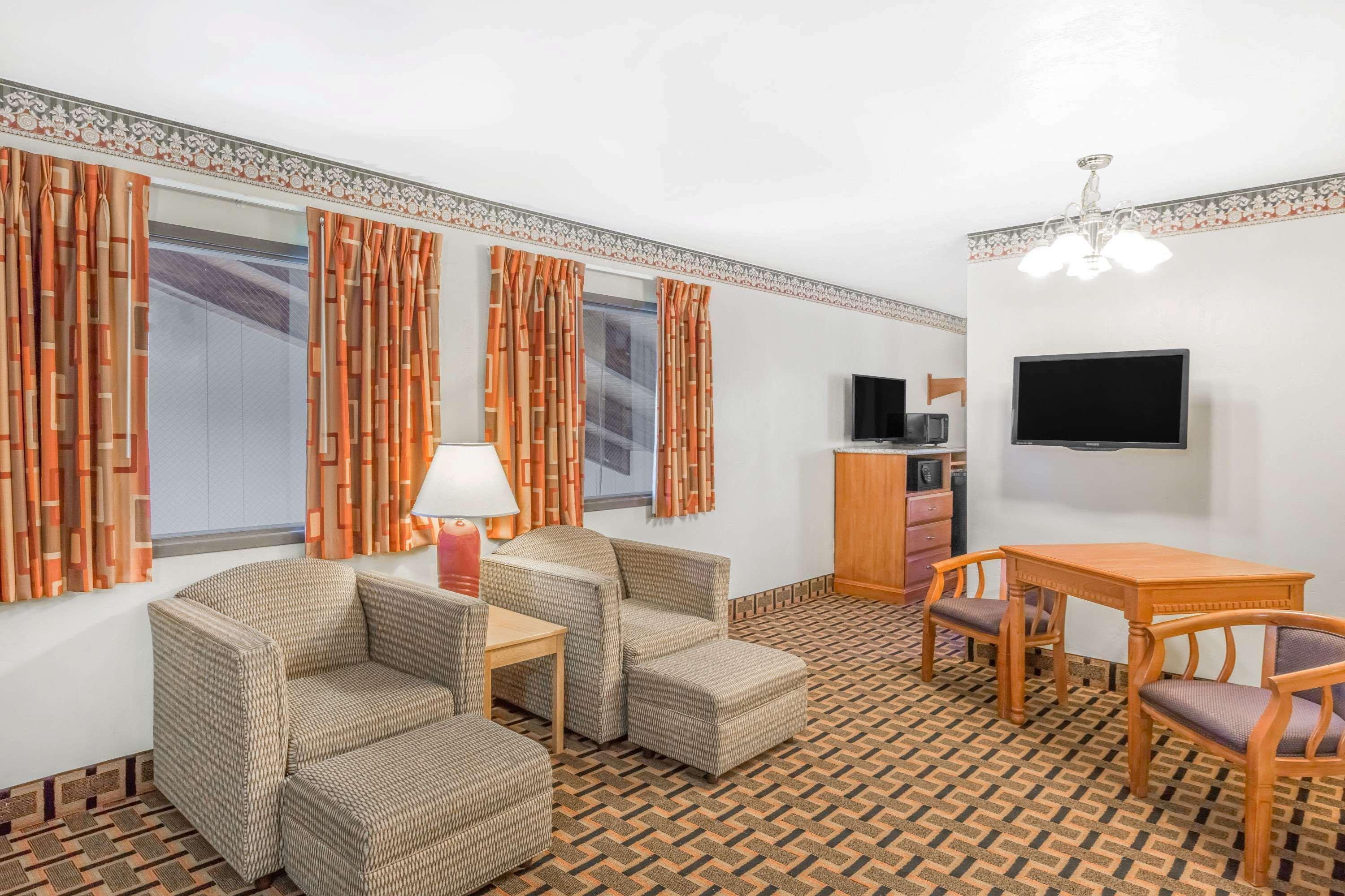 Super 8 By Wyndham Grants Pass Motel Dış mekan fotoğraf